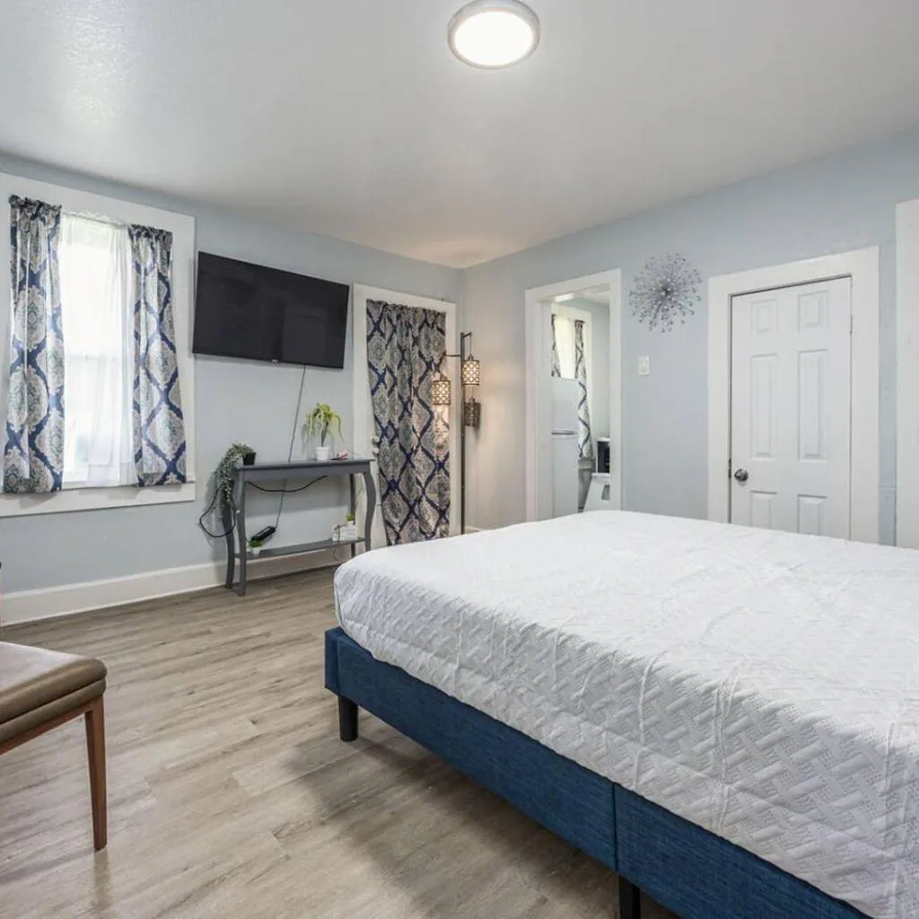 Photograph of Unit 18 Bright Studio Minutes to Beaches