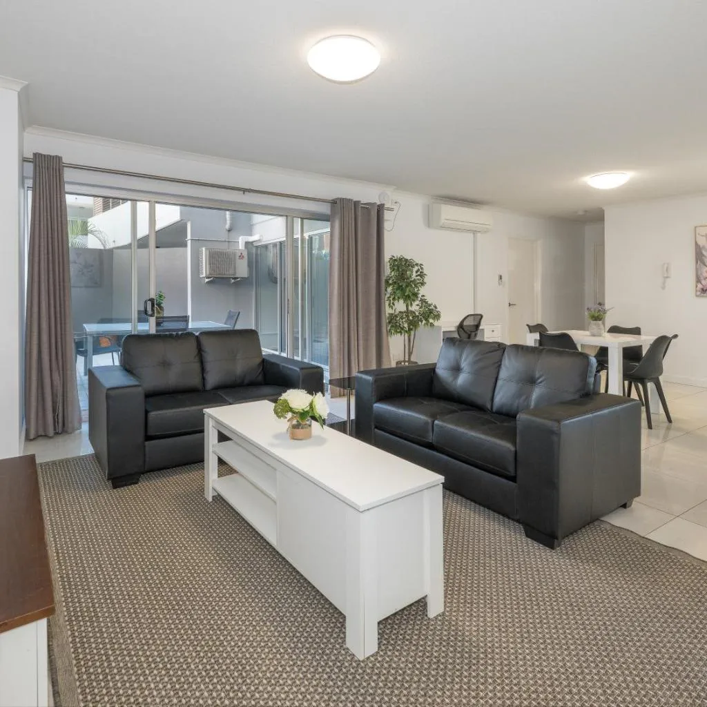 Photograph of Oversized 2 bed with Terrace and Free Parking - Stroll to HSW