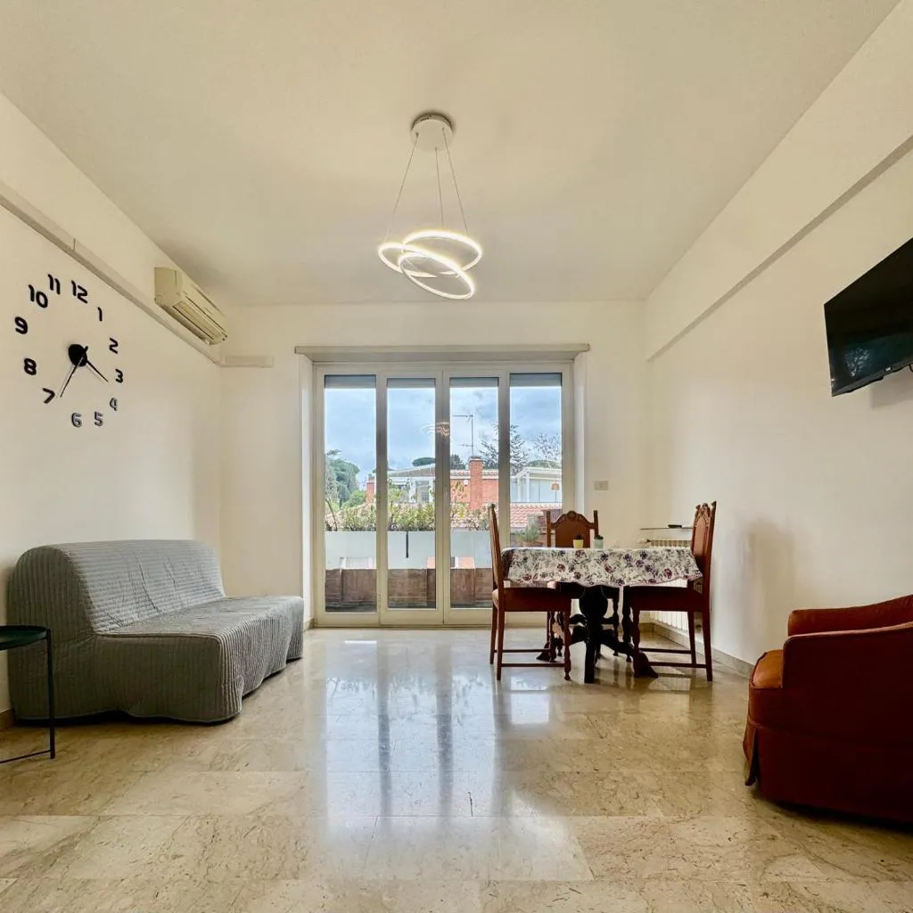Photograph of House 10 minutes walk from Vatican city