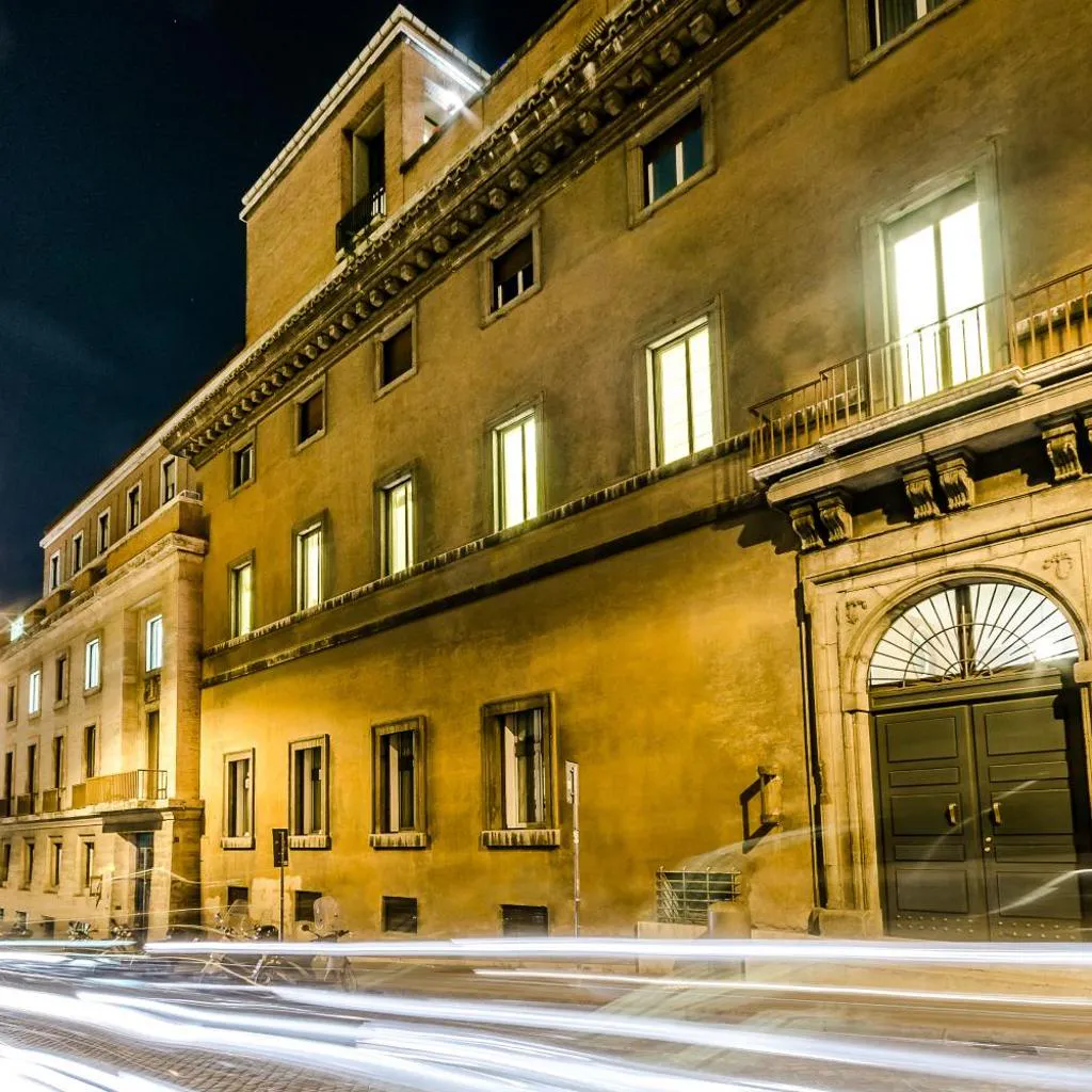 Photograph of Luxury Rooms H 2000 Roma
