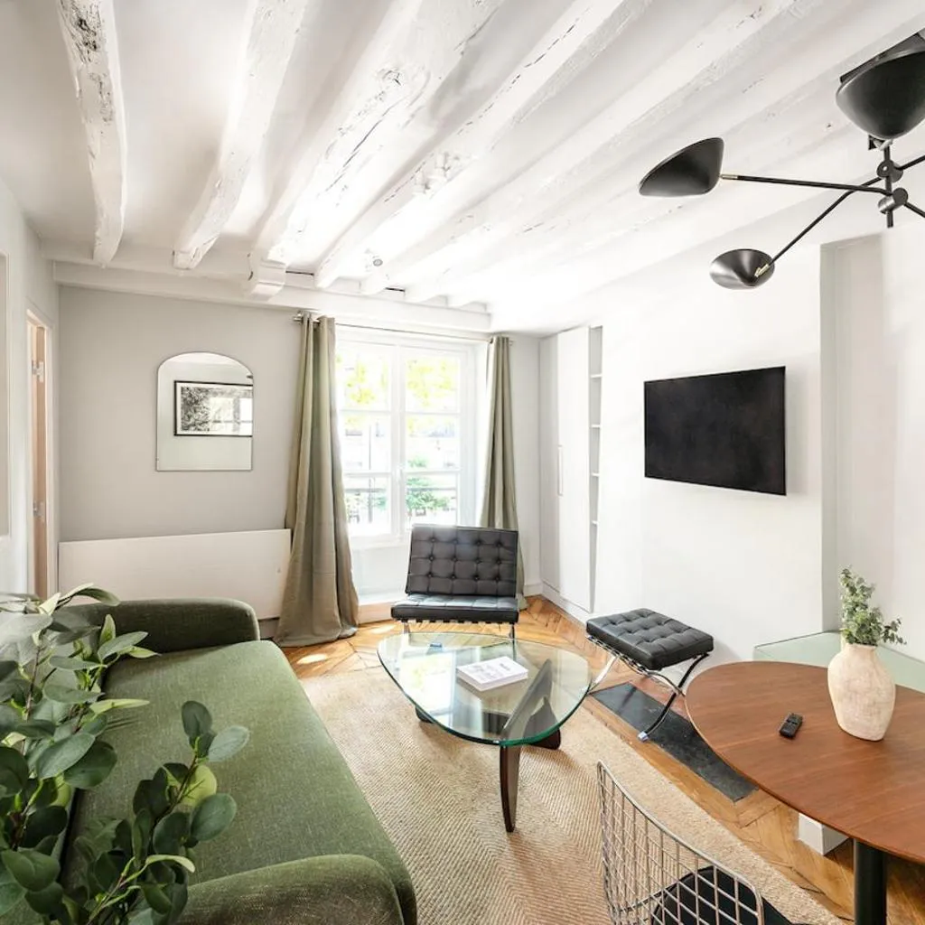Photograph of Elegant Parisian apartment, Place des Vosges