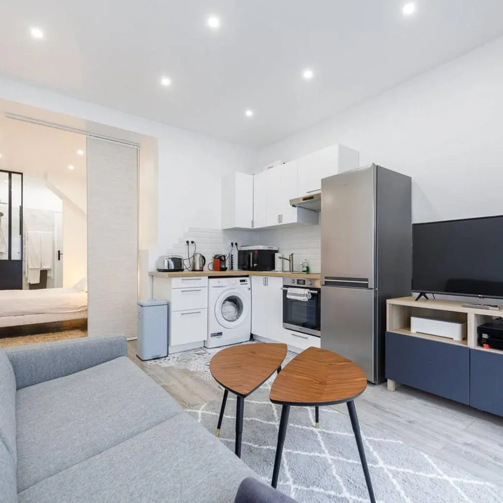 Photograph of Luxurious and Cosy Apt in the center of Paris 14