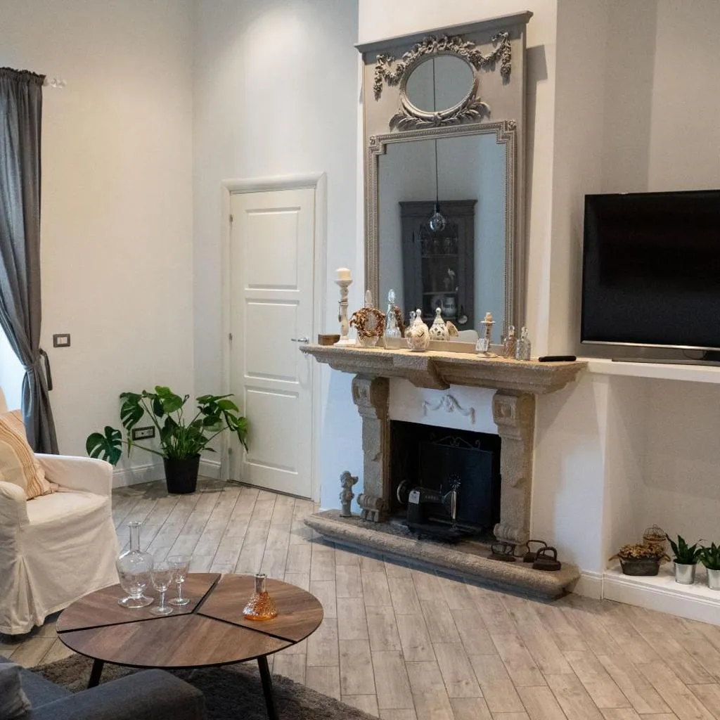 Photograph of Roy Apartment - Napoli