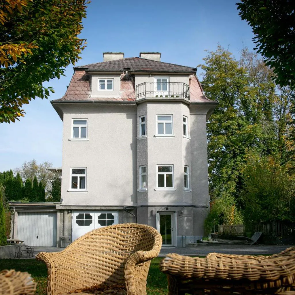 Photograph of Family Wellhouse Green Garden direct in Salzburg, sunny big garden, up to 16 pax, bikes for free, BBQ, sunbeds, parking for free, 15 min sound of music