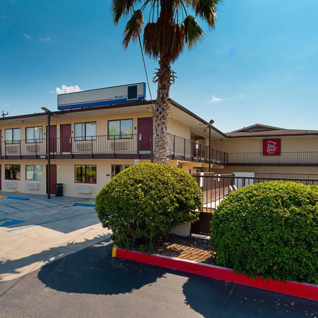 Photograph of Red Roof Inn San Antonio E - Frost Bank Center