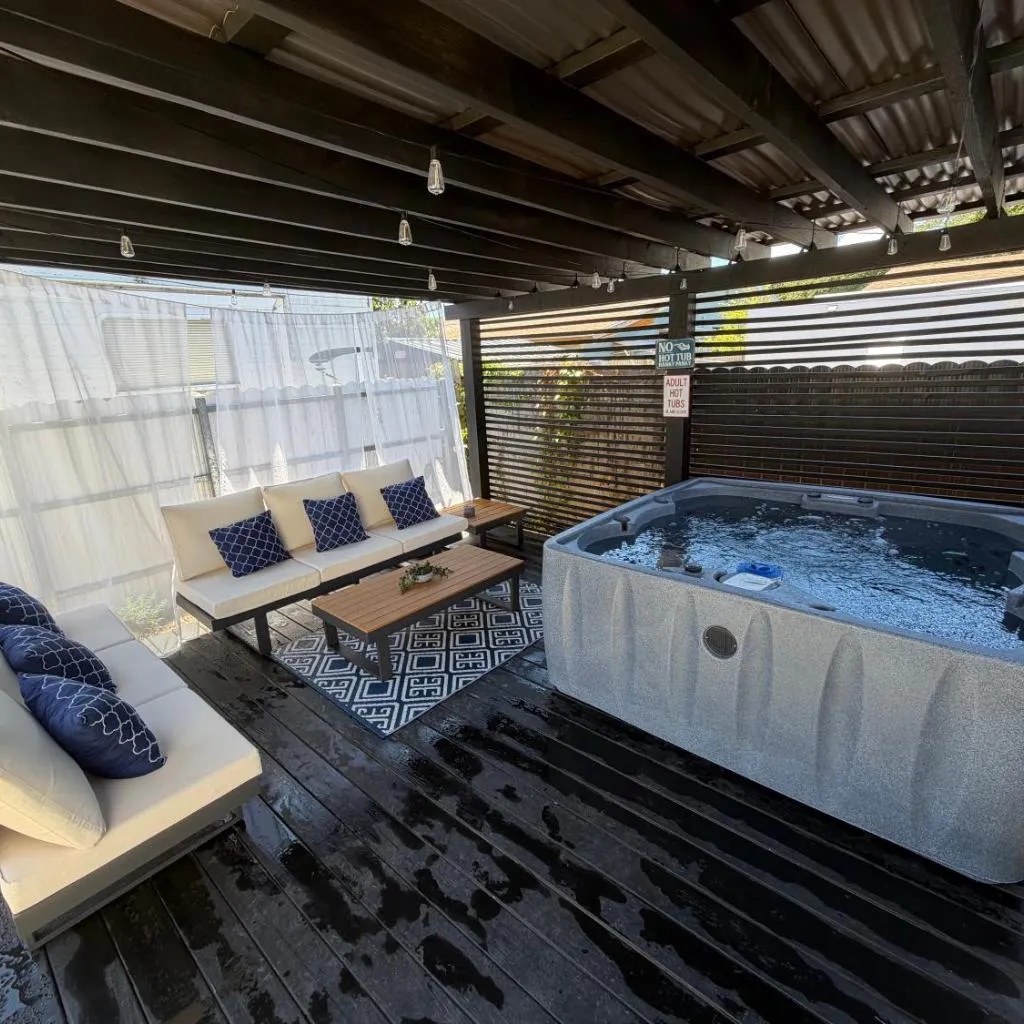 Photograph of Welcome to Miami! JACUZZI SLEEPS 11