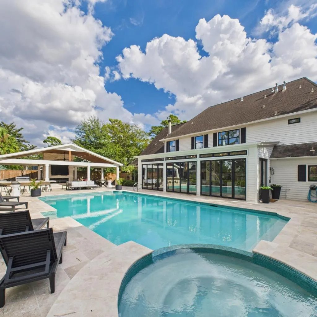 Photograph of Wagon Wheel BNB - 20 minutes to IAH, pool, spa, 7 BDR