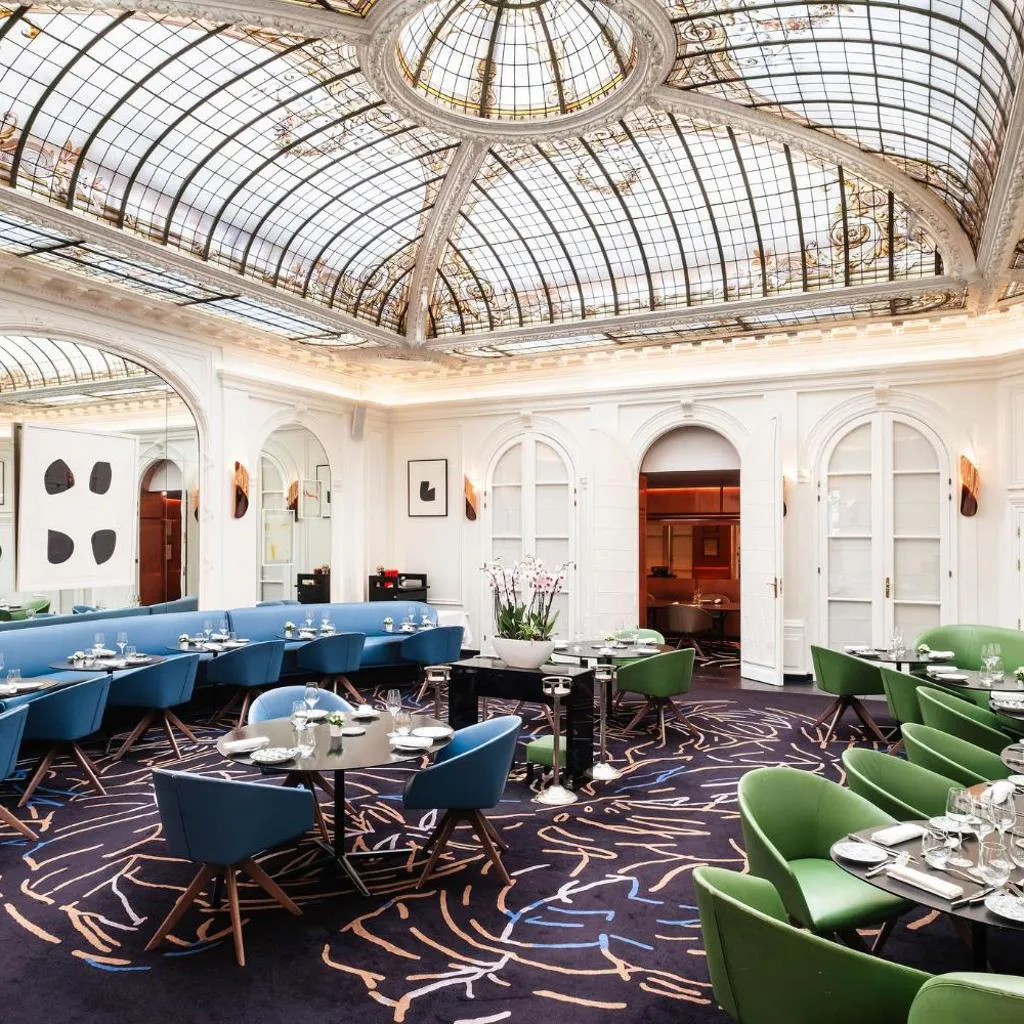 Photograph of Hôtel Vernet Champs Elysées Paris