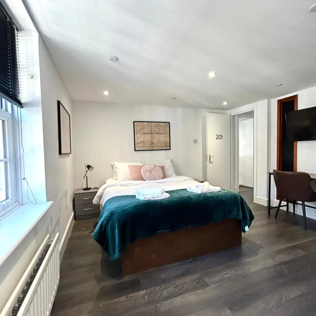 Photograph of Queens Place - 2 Bedroom Apartment
