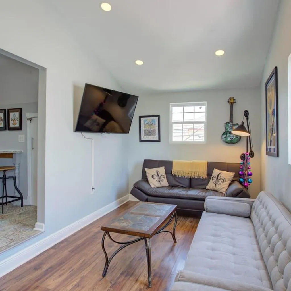 Photograph of Charming Conti Nest with Large Courtyard
