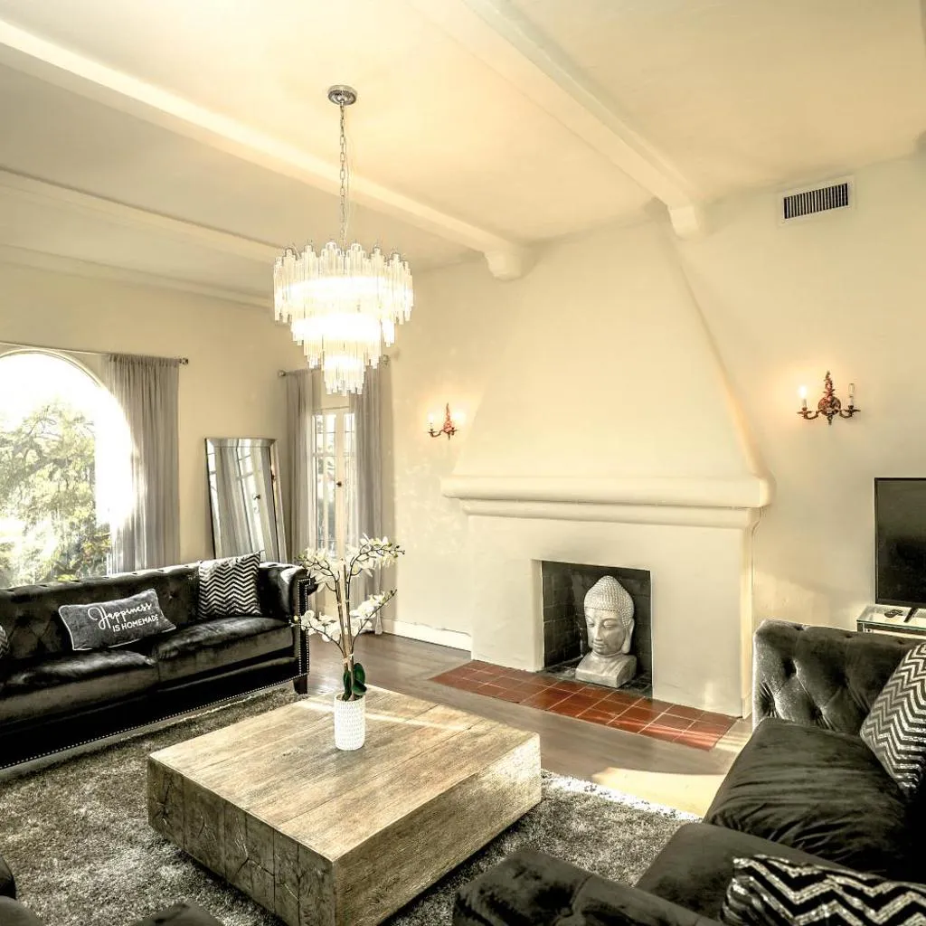 Photograph of Gorgeous Renovated 3BD 2BA near West Hollywood and Beverly Hills
