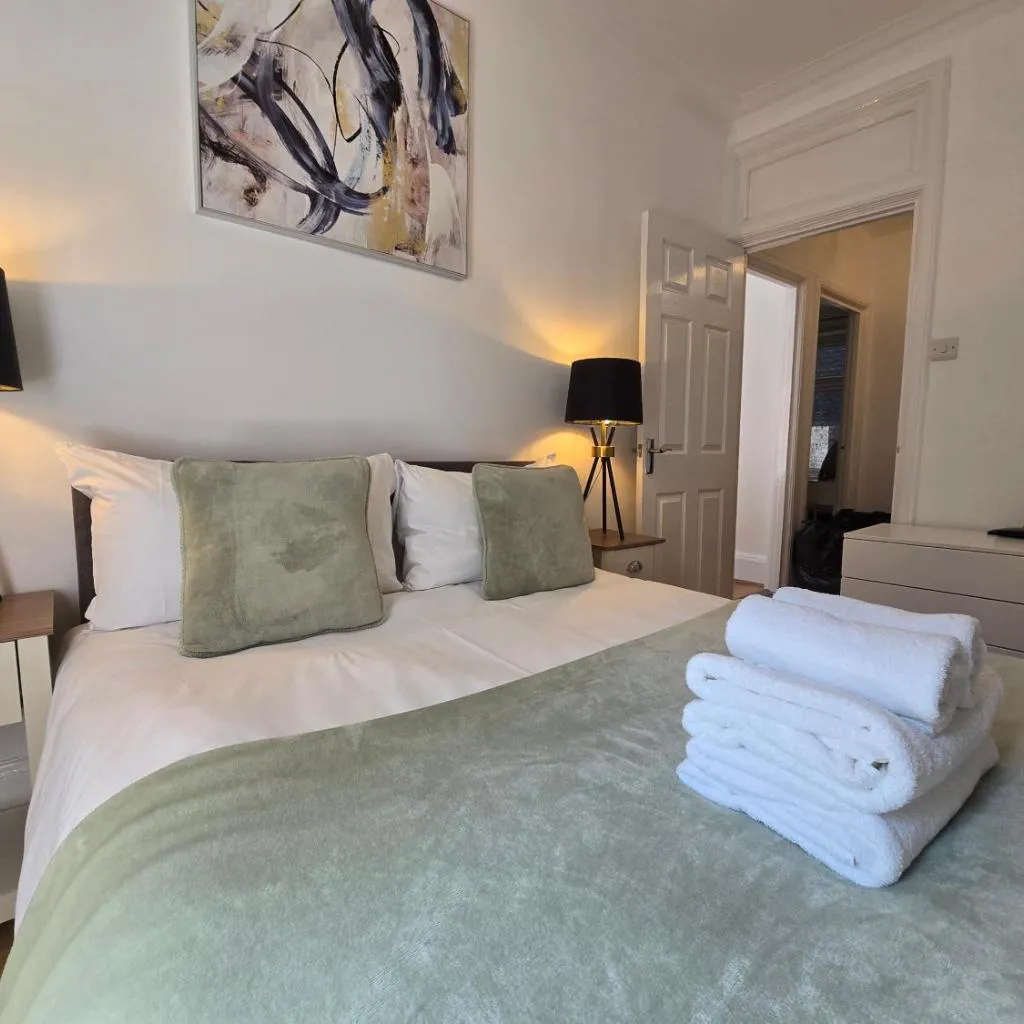 Photograph of Stylish 2BD near Covent Garden & Embankment
