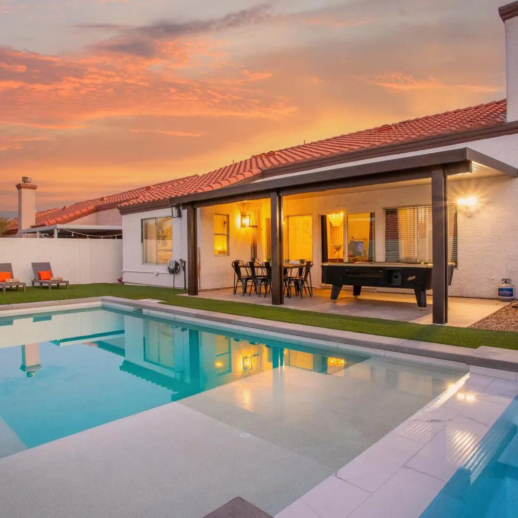 Photograph of Spacious 5 Bedroom House with Heated Pool and Jacuzzi