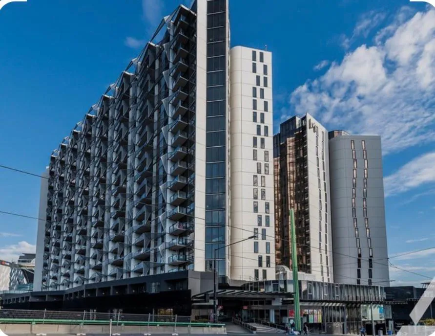 Photograph of Harbour Haven Sleep 7 Free Parking Free Tram to CBD