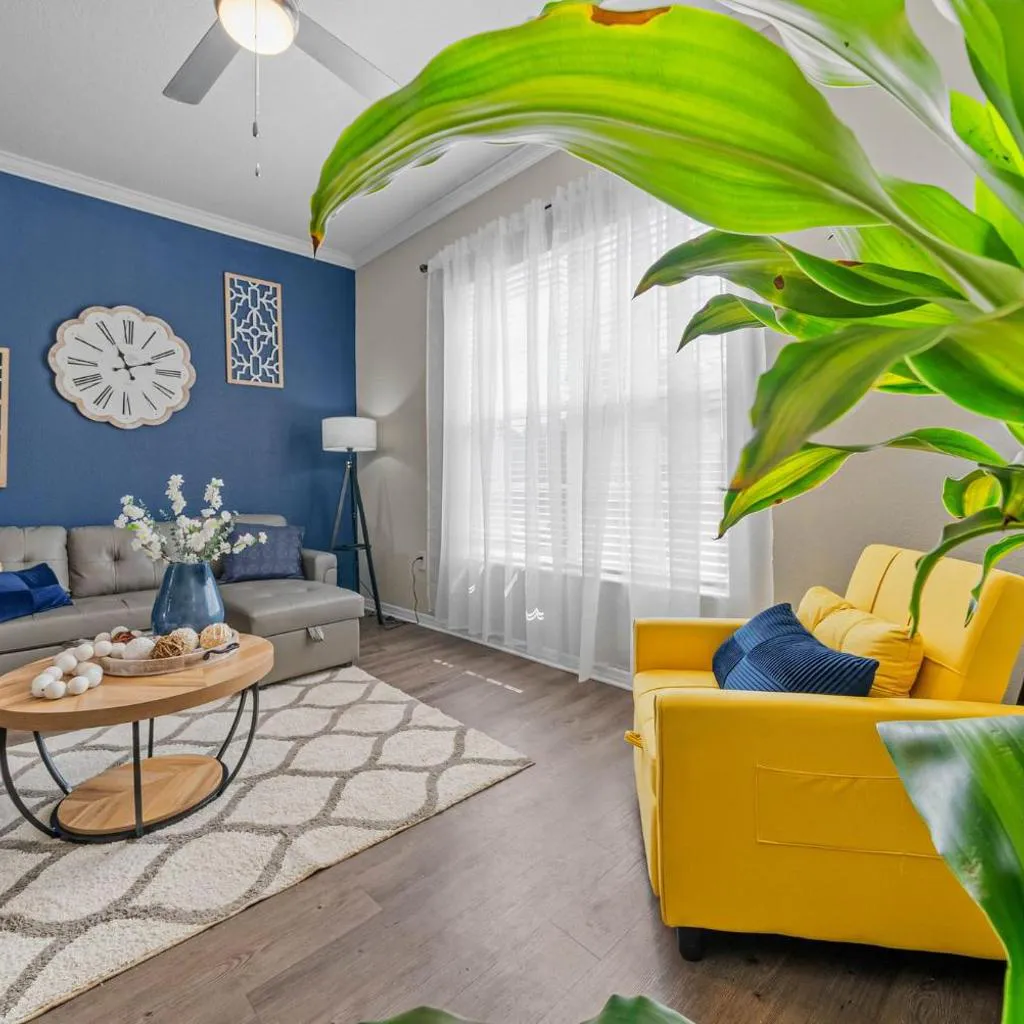 Photograph of Stylish 2BR2BA w Pool, Gym Near Airport #3