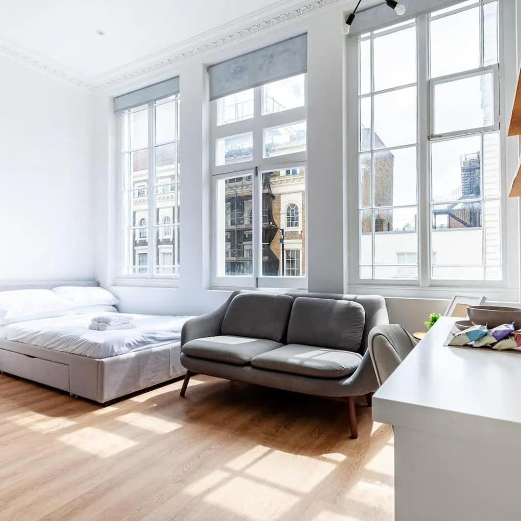 Photograph of Studio next to Paddington station - 9