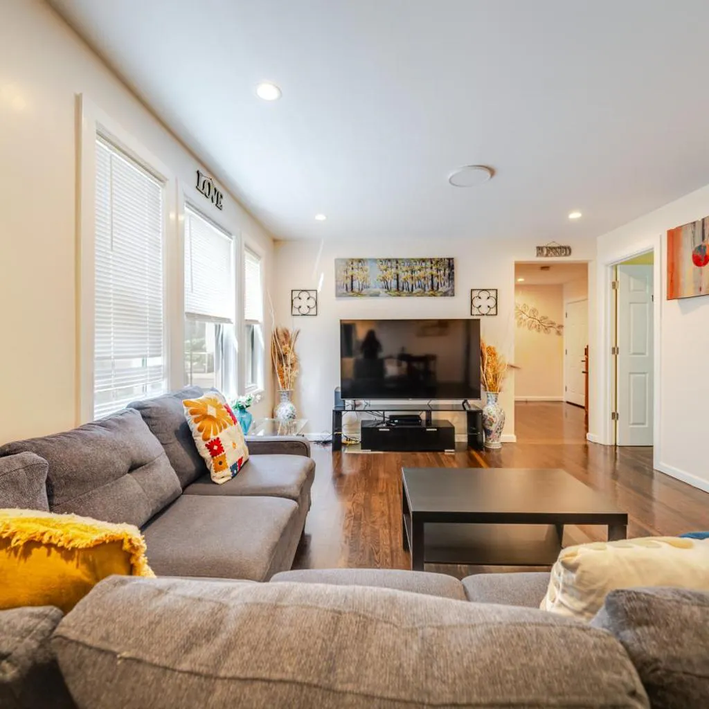 Photograph of Stylish 4BR Boston, Pet-Friendly near Savin Hill, I-93 & Red Line 30-1