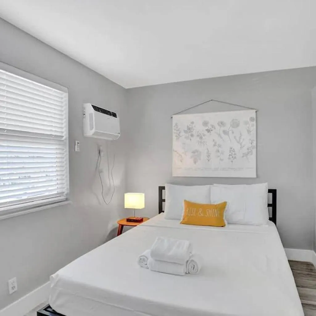 Photograph of Rustic Retreats Beachy 1BR for 4 guests in the heart of Fort Lauderdale