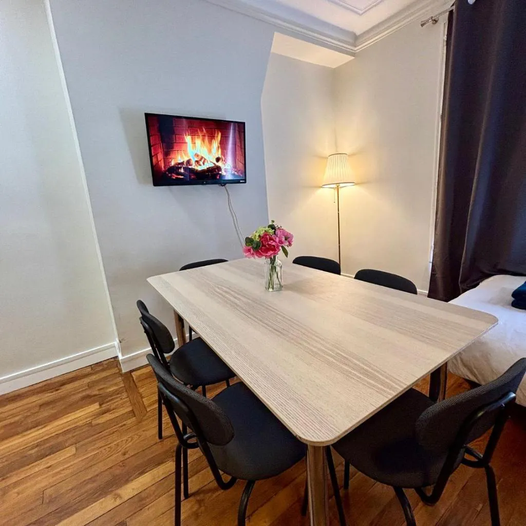 Photograph of Appartement Commerce Tour Eiffel