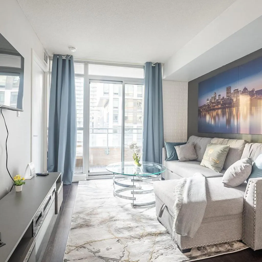 Photograph of 1 Bedroom & Den Family Condo in Downtown Toronto