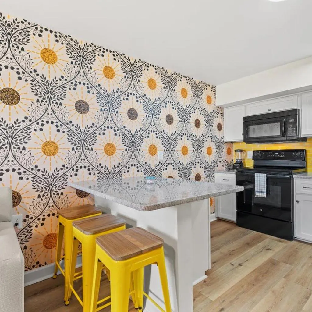 Photograph of TreeHouse Lodge Walk to Beach Pet-Friendly 203