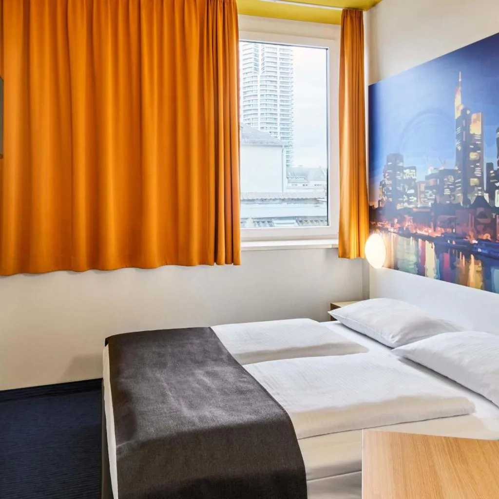 Photograph of B&B HOTEL Frankfurt-Hbf