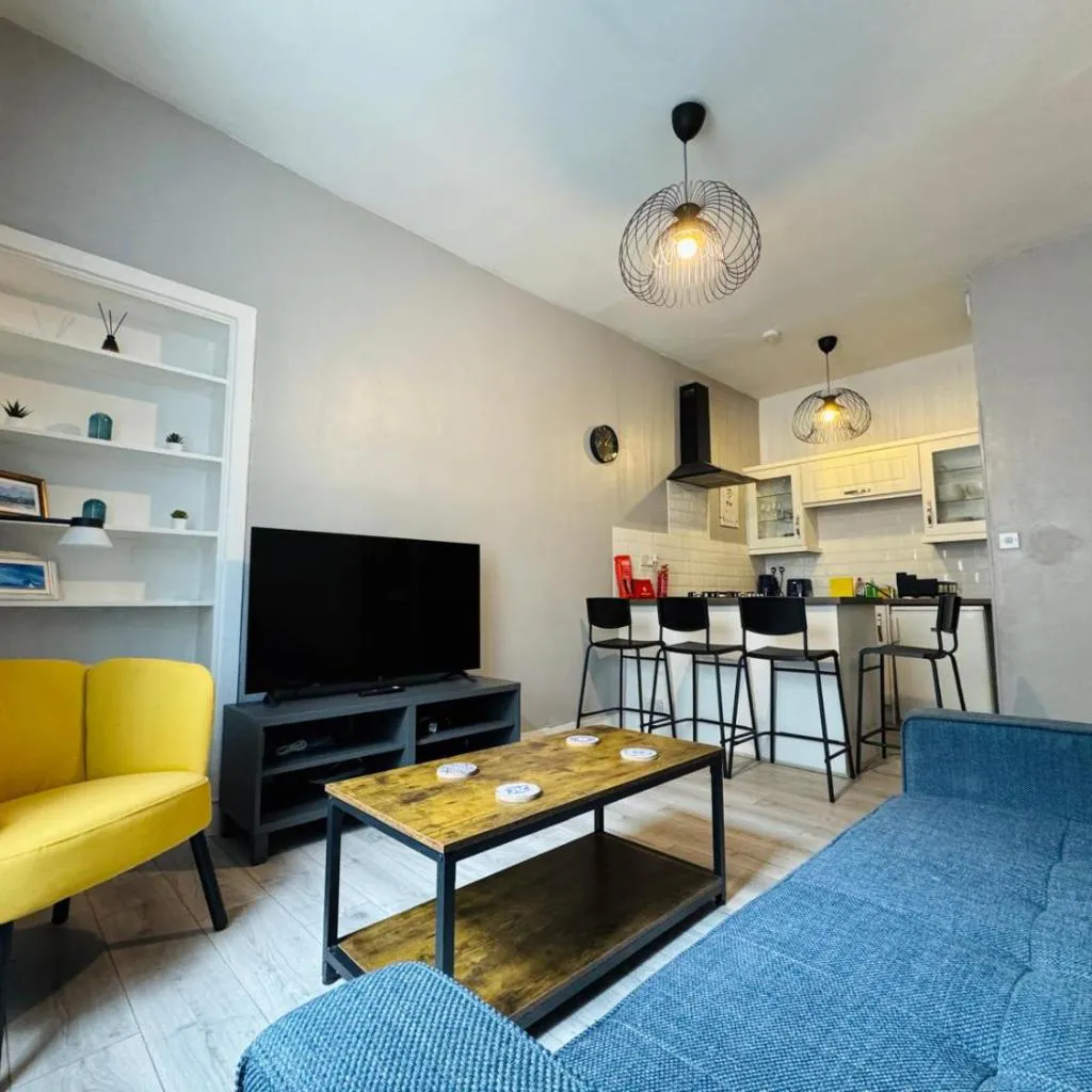 Photograph of Stylish Flat in Historic Edinburgh city centre home