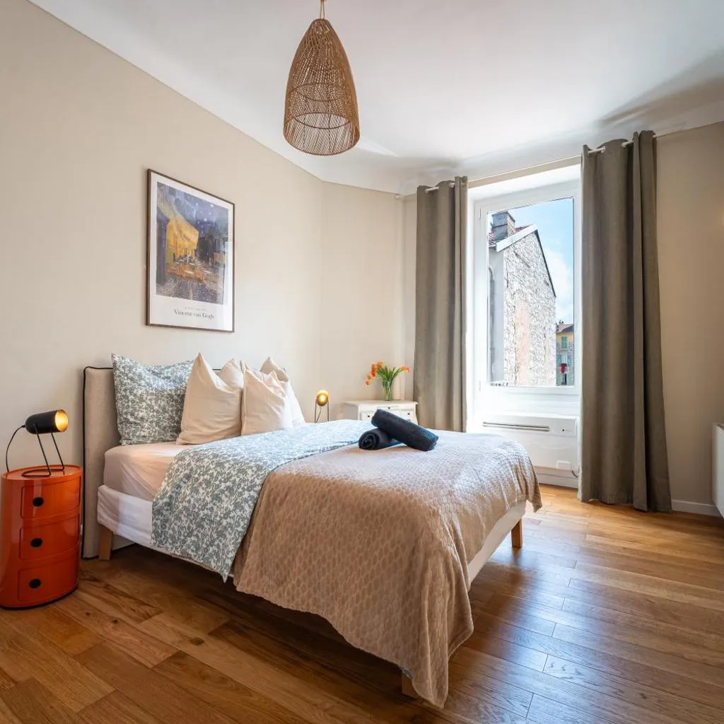 Photograph of bright 2 room apartment Nice center