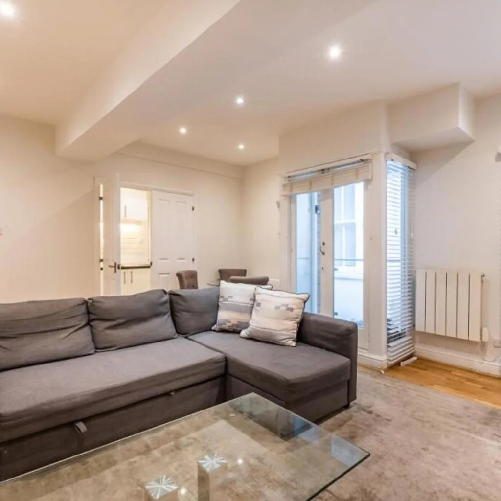 Photograph of Marylebone Retreat, Bright 2BR near Regents Park