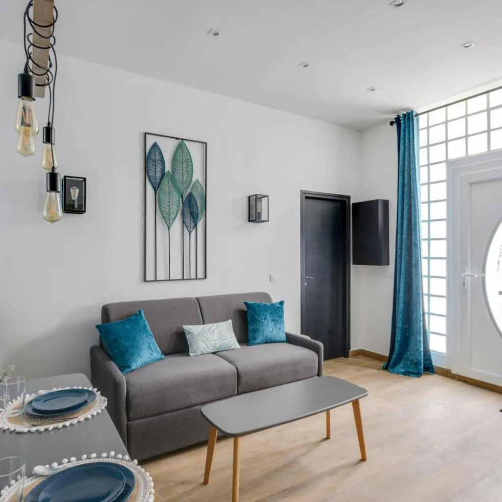 Photograph of Bluestay 8 - Charmant appartement à Paris 12