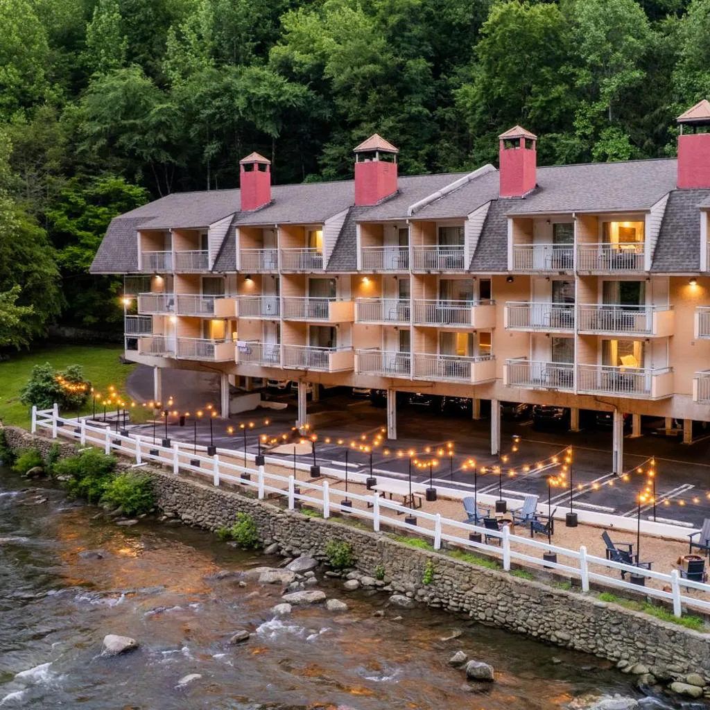 Photograph of Gatlinburg River Inn