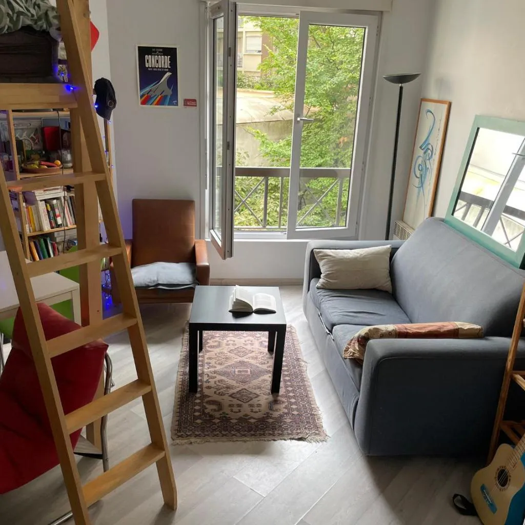 Photograph of Appartement 26m2 Parisien Canal St Martin