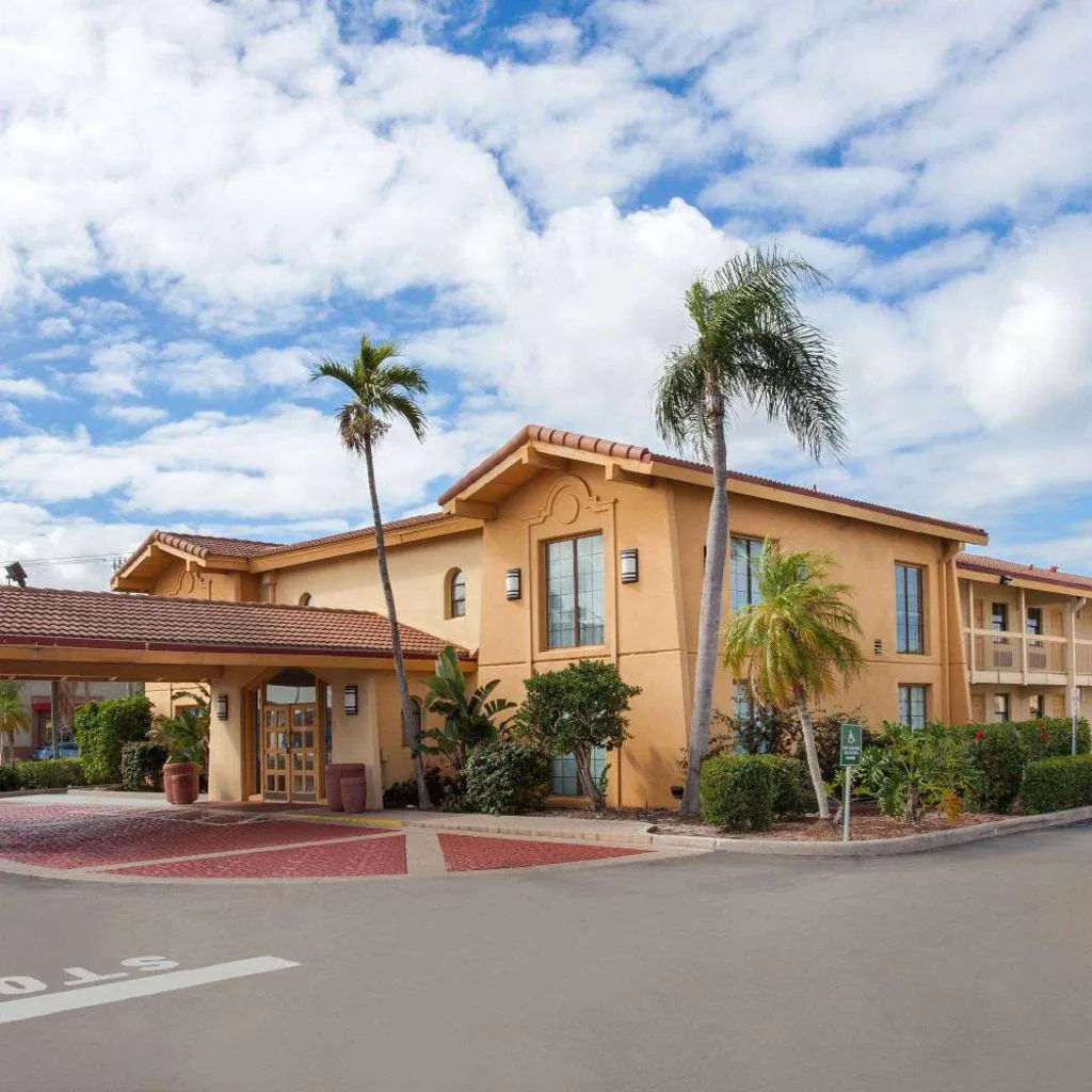 Photograph of Baymont by Wyndham Fort Myers Central