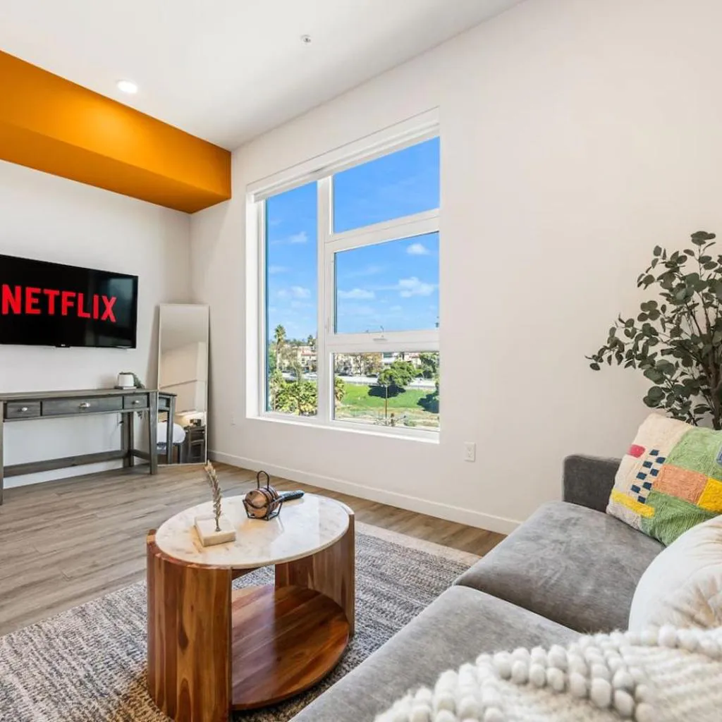 Photograph of The Downtown Haven Suite, 1Mile to Dodger Stadium