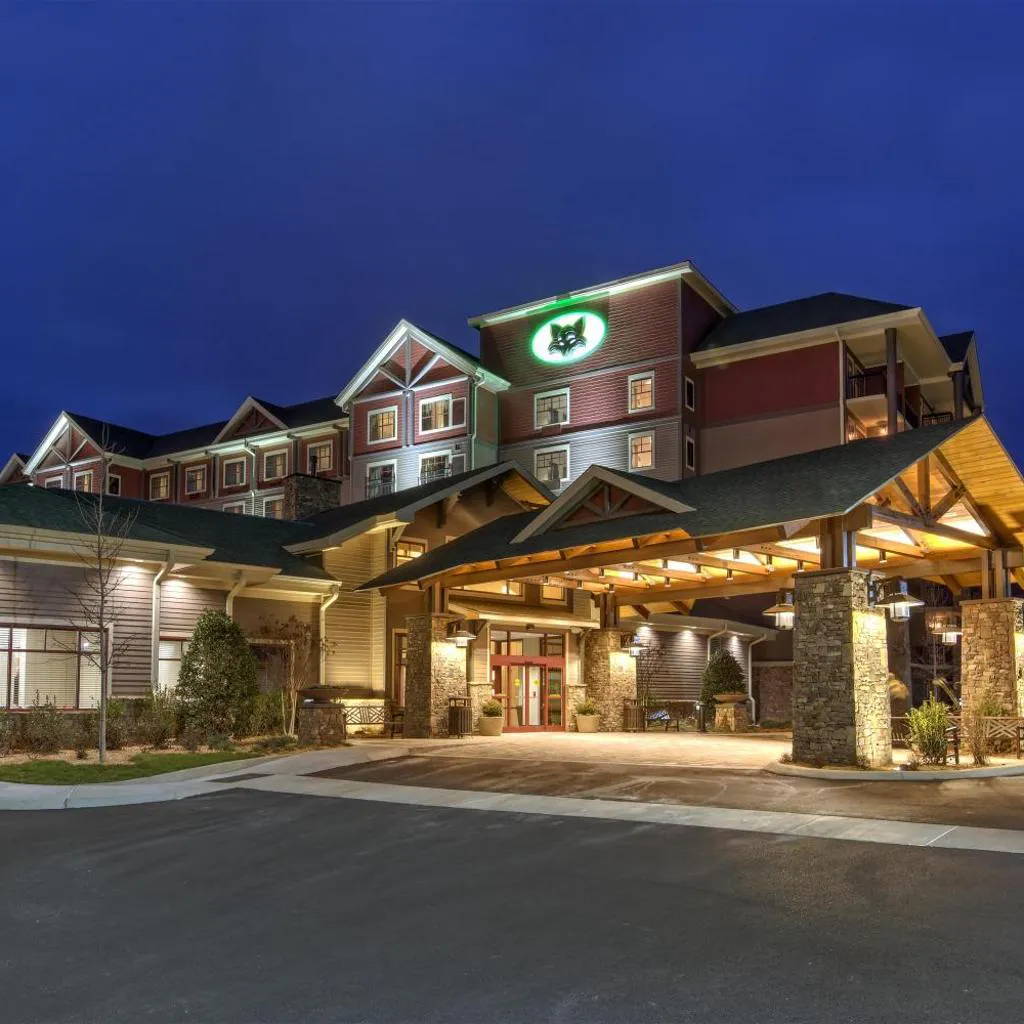 Photograph of Black Fox Lodge Pigeon Forge, Tapestry Collection by Hilton
