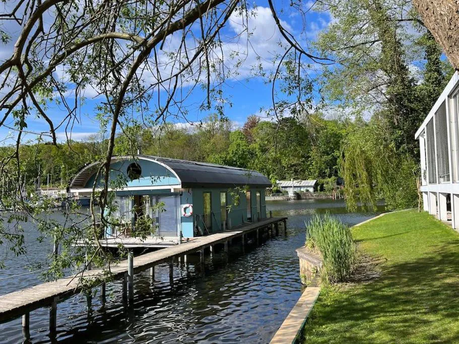 Photograph of Hausboot Dotty mit Dachterrasse am Stößensee