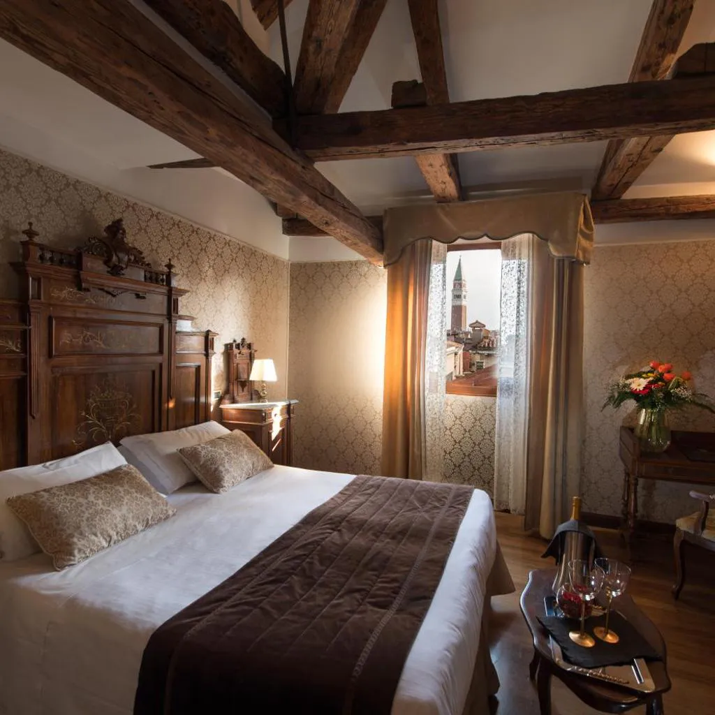 Photograph of Palazzo Bembo - Exclusive Accommodation