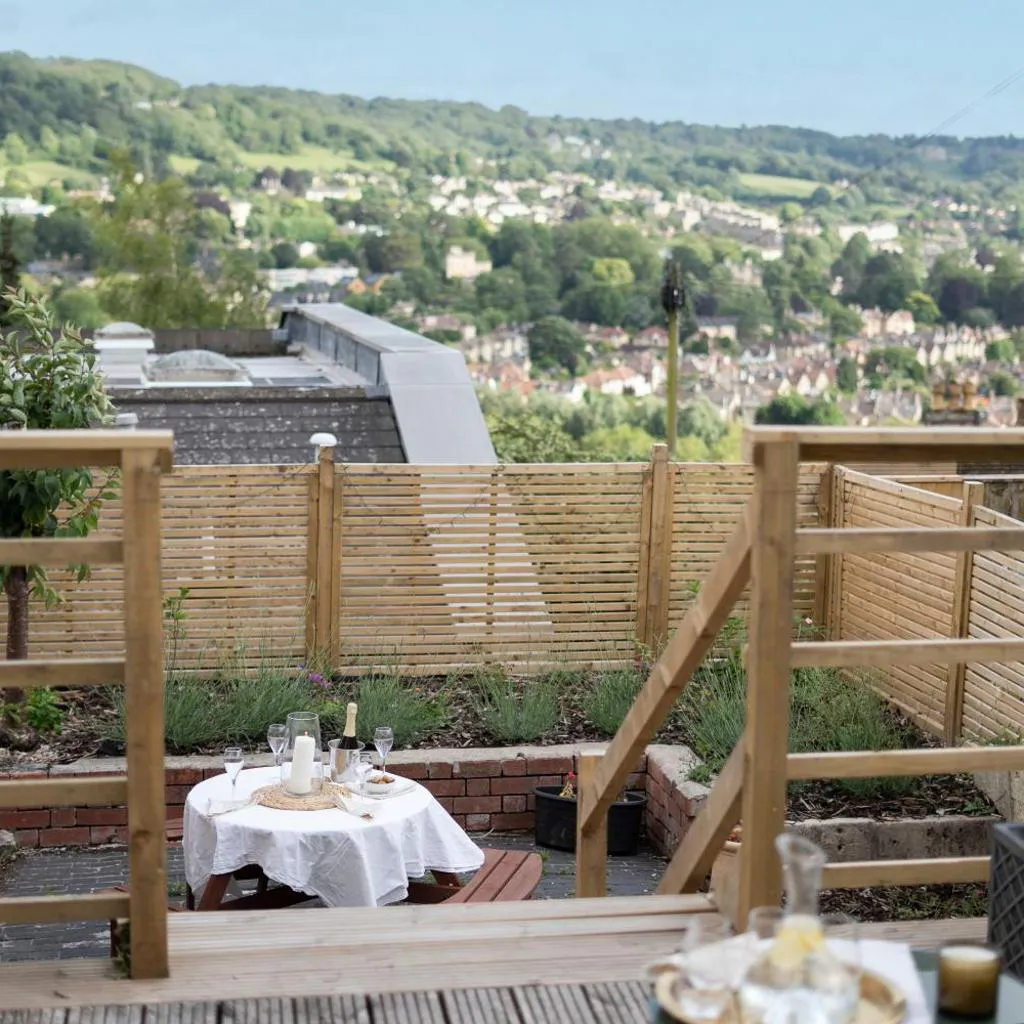 Photograph of Georgian flat - 2-beds with balcony & views