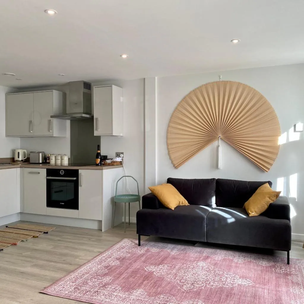 Photograph of City Centre Apartment - 2 Bedroom - Parking - Award winning location