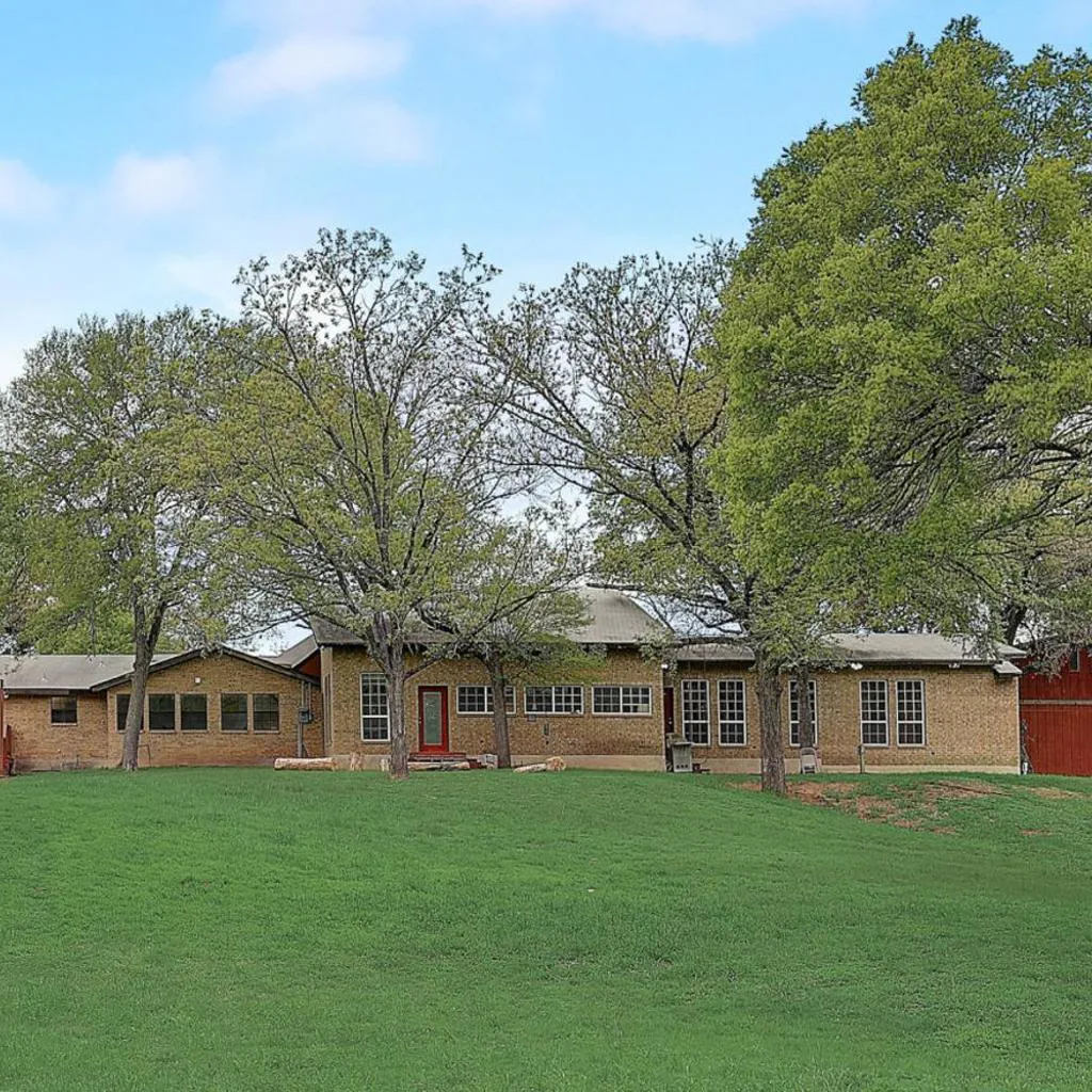 Photograph of Dunlap Oasis Spacious 4BR 12mi to DT Austin