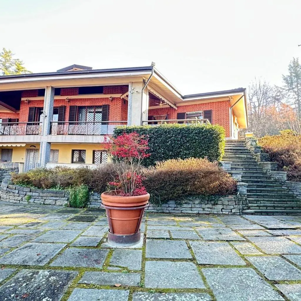 Photograph of Panoramic VILLA