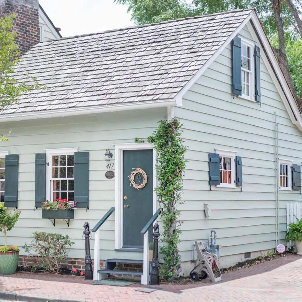 Photograph of Freeman's Cottage by Lucky Savannah