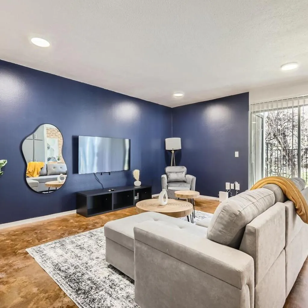 Photograph of Your Cozy King Suite Getaway - Sleeps 4 - Pool, Prkg