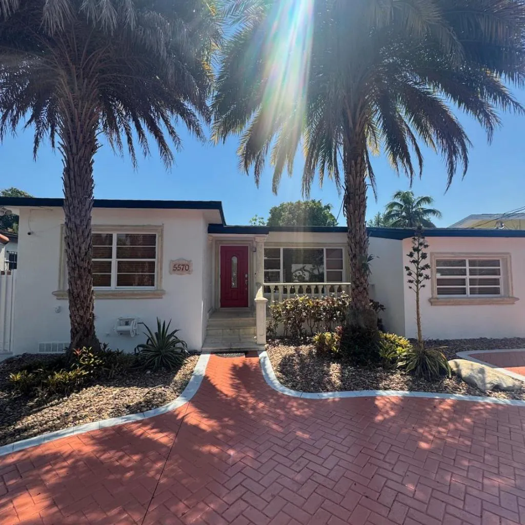 Photograph of Coral Gables Guest Studio