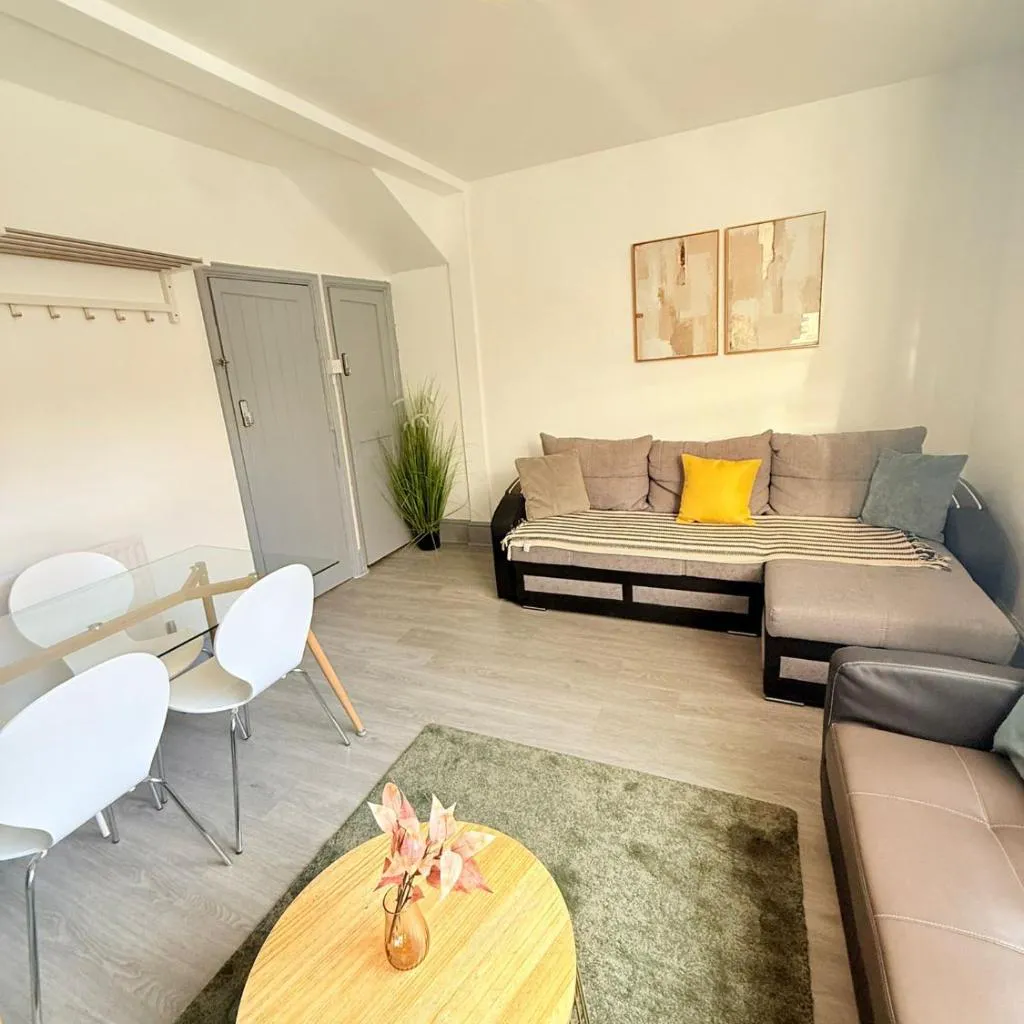 Photograph of Tower Bridge Guest Flat-80