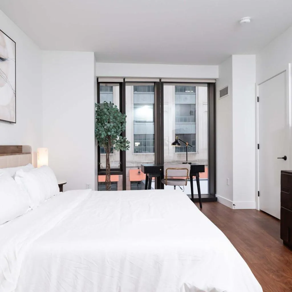 Photograph of Back-Bay Upscale Central Condo Rooftop & Parking