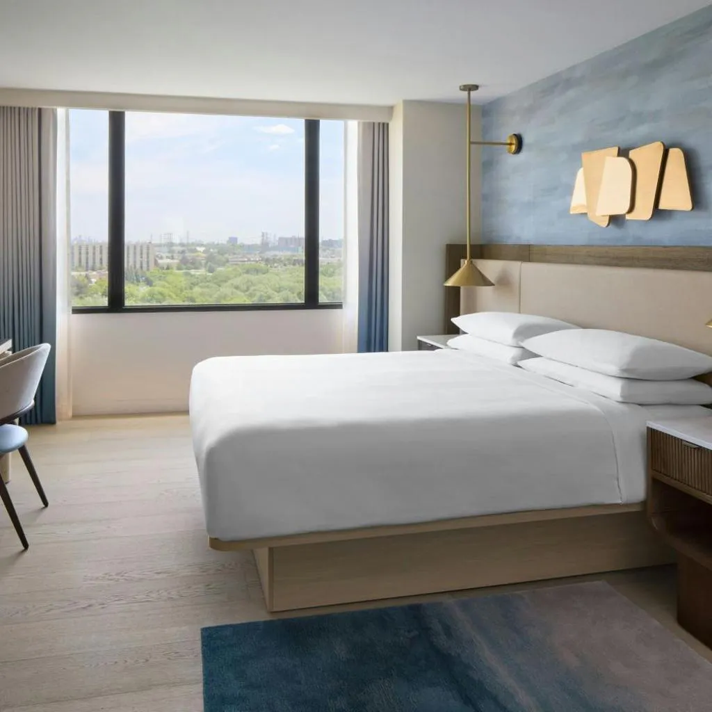 Photograph of Toronto Airport Marriott Hotel