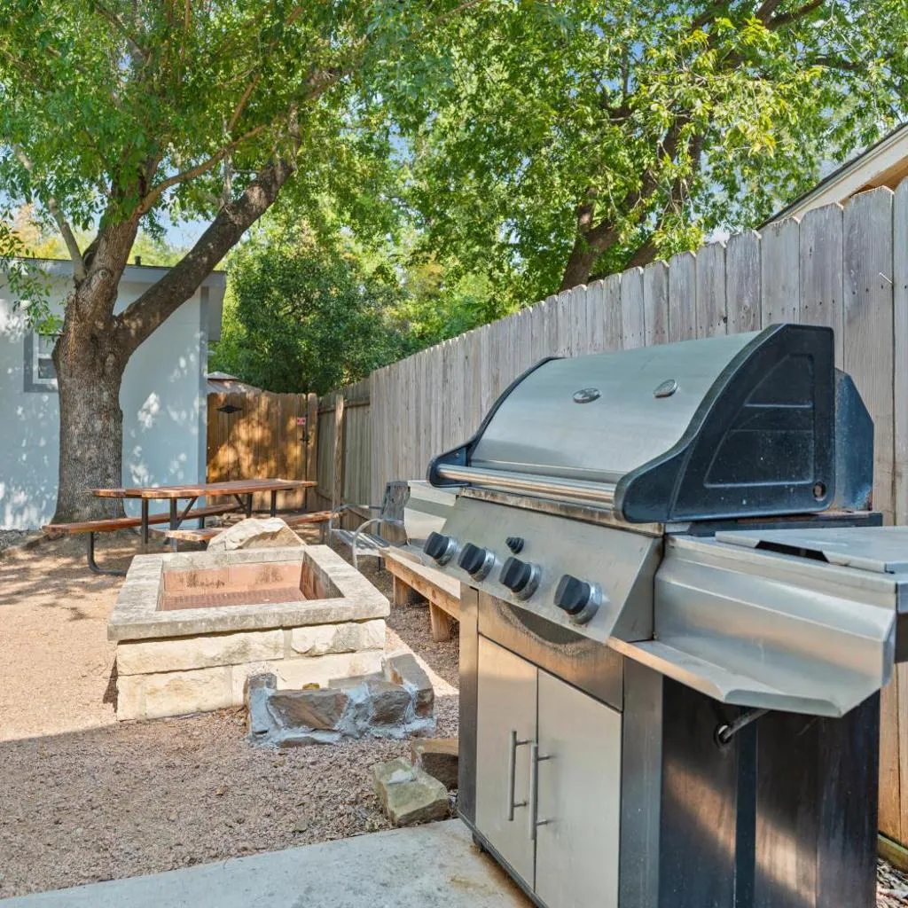 Photograph of Newly Renovated 3BR Outdoor Oasis by Downtown & Lake, Sleeps 8