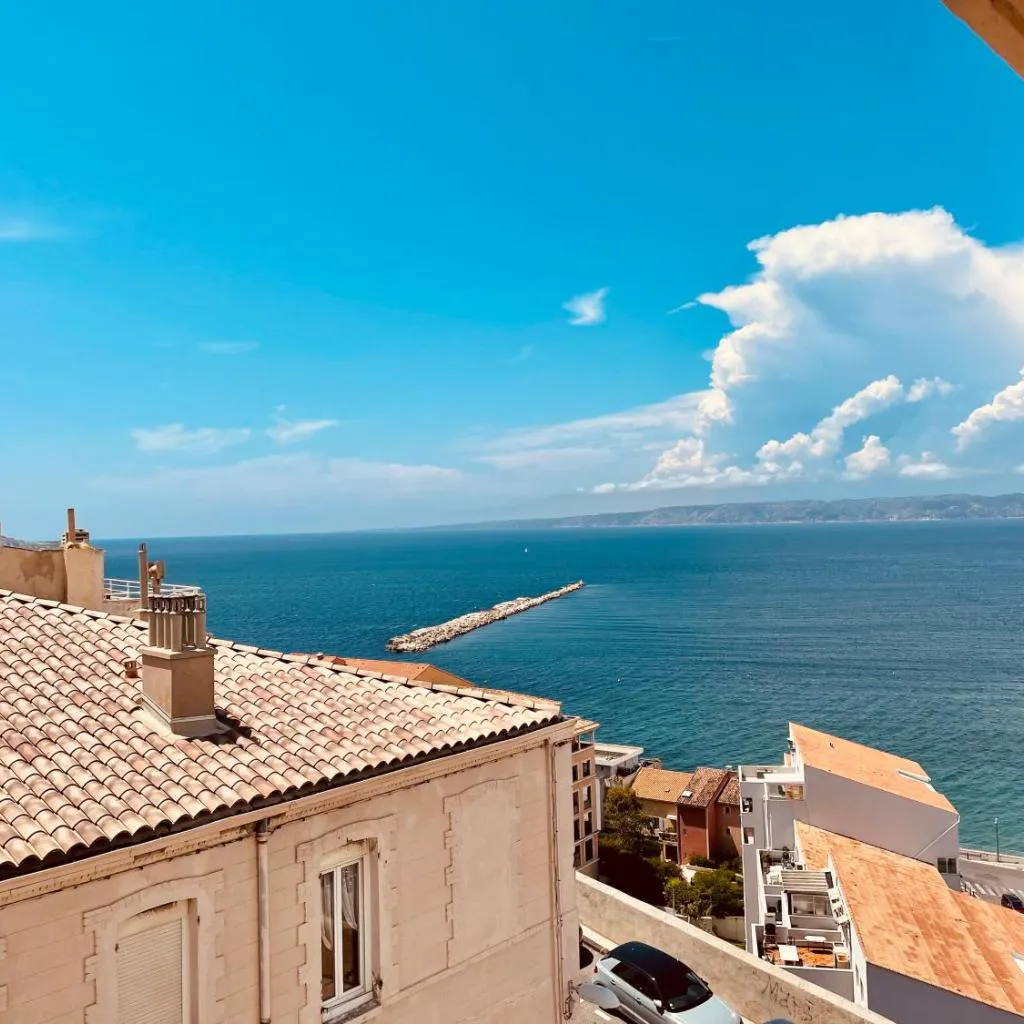 Photograph of Appartement & Balcon sur la Mer