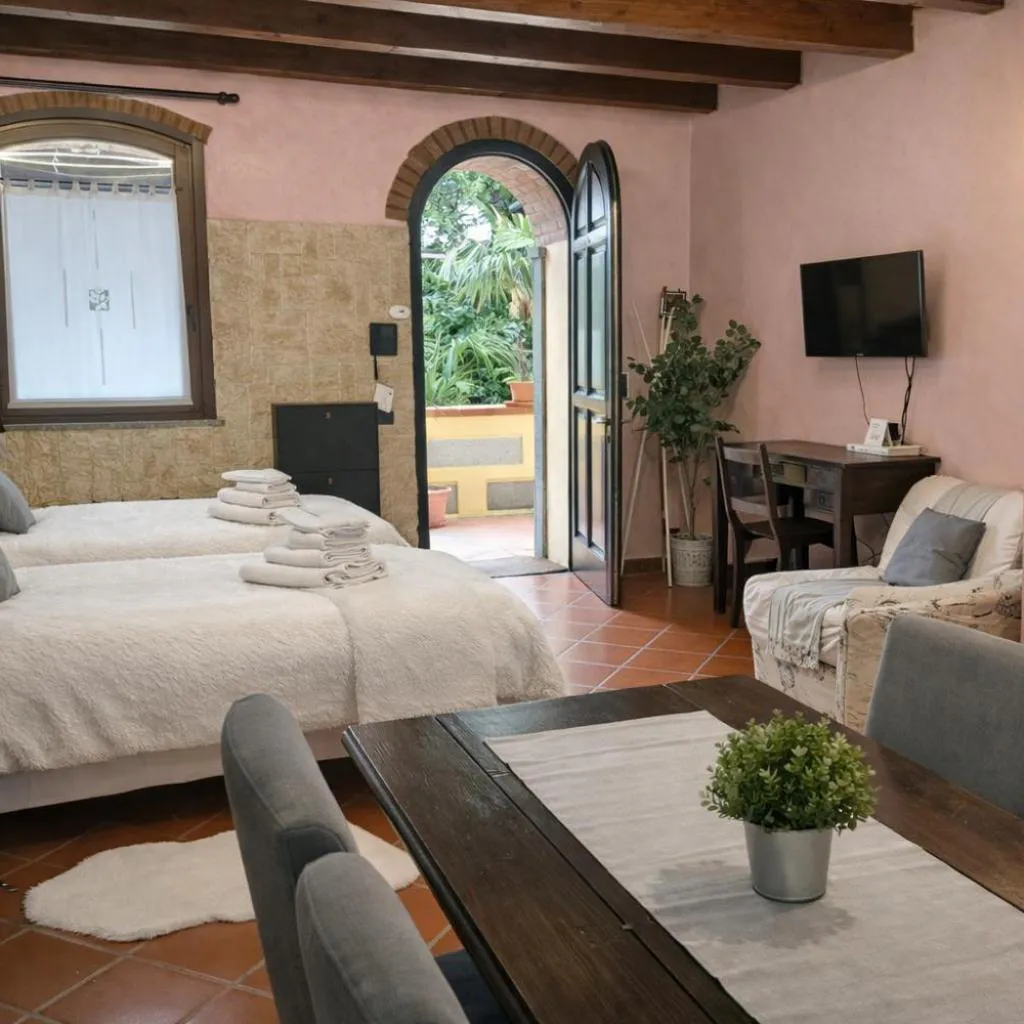 Photograph of Monolocale Elvira Abbadesse Guest House M3-M5 Zara